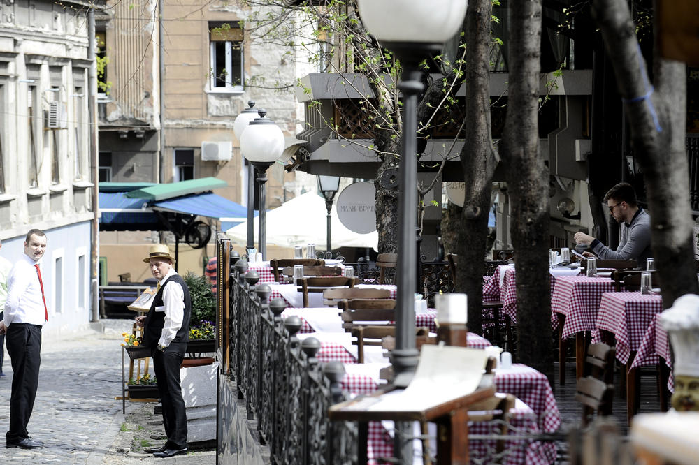 STIGLO NAJNOVIJE OBJAŠNJENJE: Evo zašto samo u Beogradu neki kafići MOGU DA RADE do 23 sata!