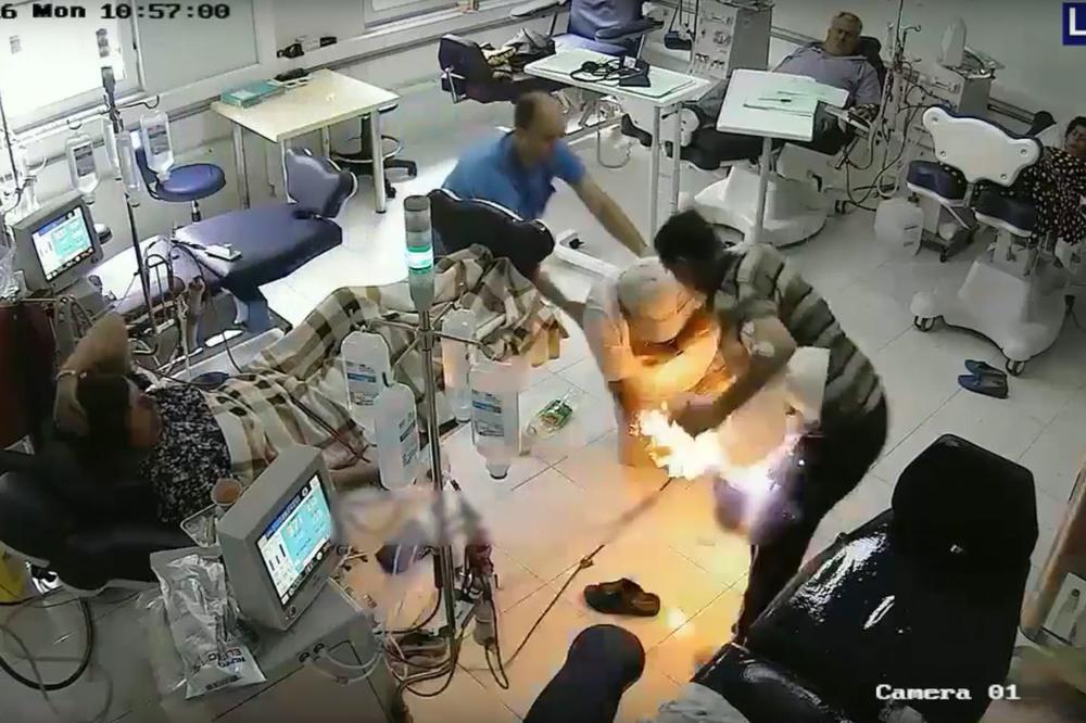 Zapalio pacijenta na dijalizi, troje ljudi izgorelo! (UZNEMIRUJUĆI VIDEO)