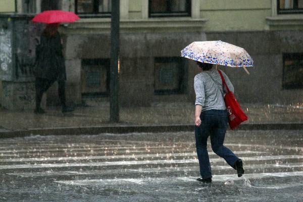 NE IZLAZITE IZ KUĆE: U Beogradu počinju PLJUSKOVI, a evo šta meteorolozi još NAJAVLJUJU!