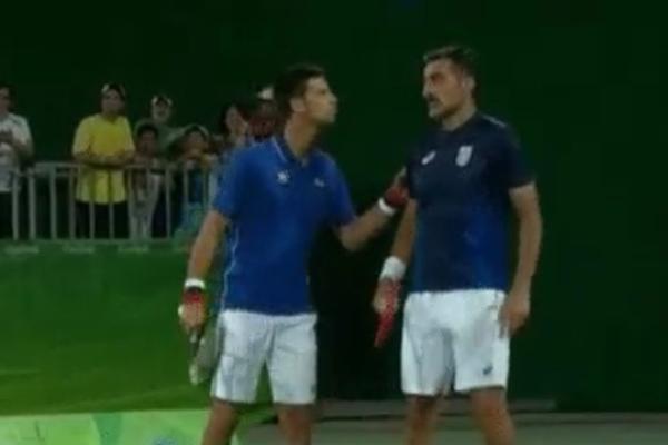 Nole hteo da poljubi Zimonjića u usta tokom meča sa Hrvatima! (VIDEO)