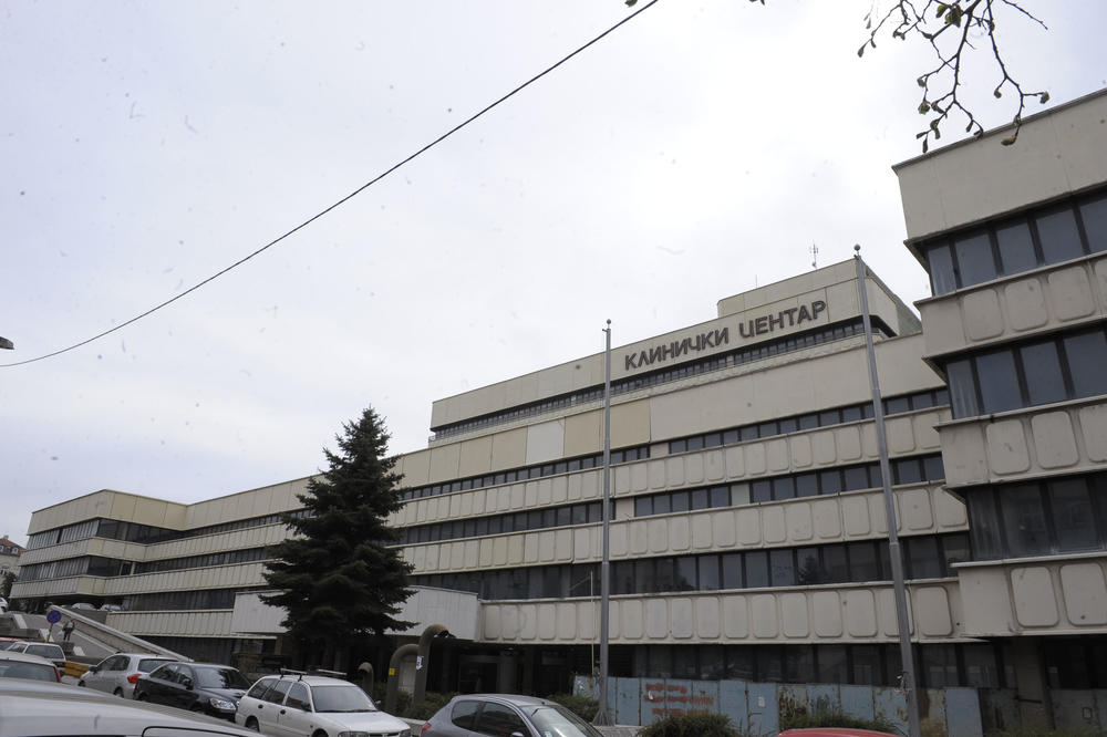 DEVOJČICA (13) PALA SA STENE: Hitno prebačena u bolnicu u Podgorici sa OZBILJNIM povredama!