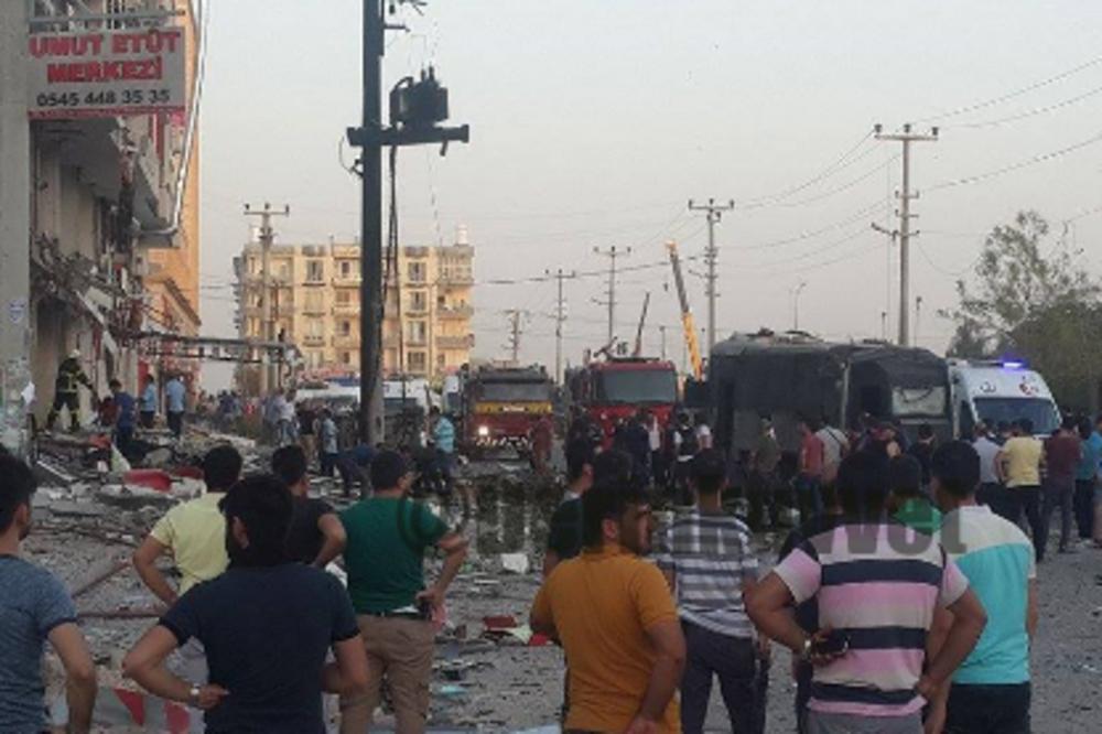 Serija eksplozija u Turskoj: Bombom na policiju i Kurde, povređeno 50 ljudi, poginulo troje (FOTO)