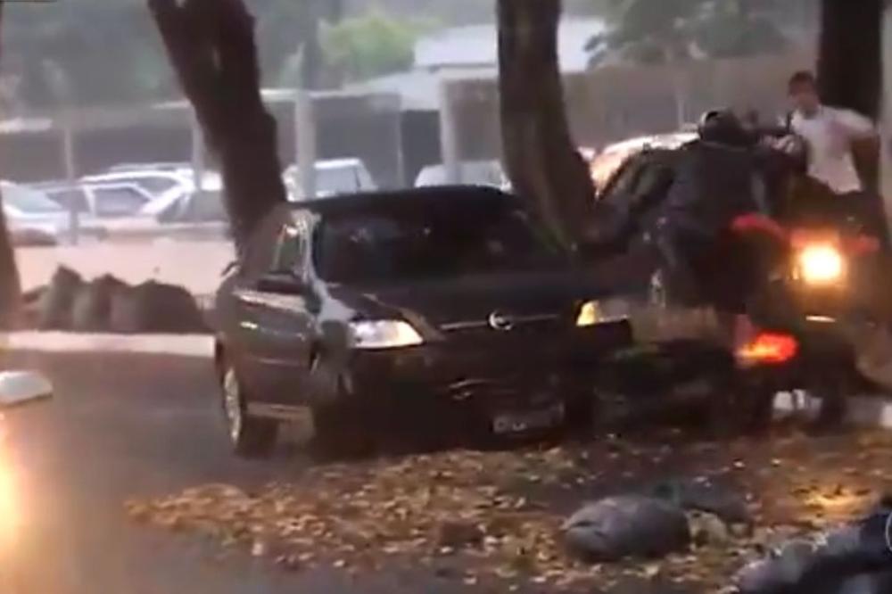 Kolega, sram te bilo! Reporter gledao 26 saobraćajnih nezgoda da bi napravio izveštaj! (FOTO) (VIDEO)