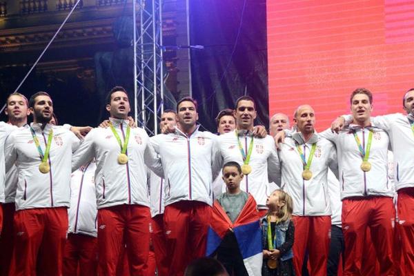 Propust na dočeku olimpijaca: Srpskim sportistima puštena pogrešna himna! (VIDEO)