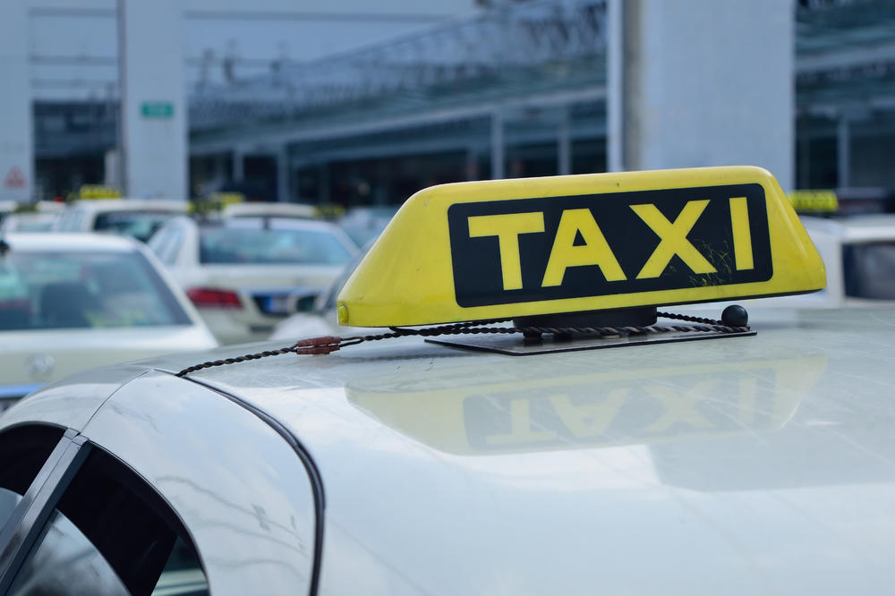 Koliko zarađuju taksisti u Beogradu, a koliko u provinciji? Kome je luksuz, a kome je džabe?