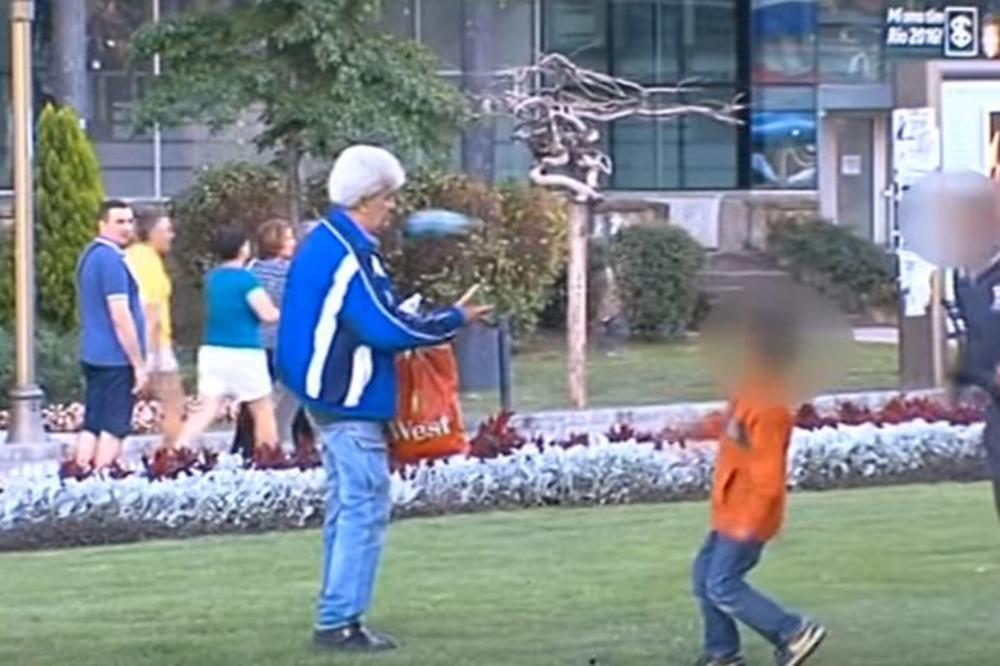 Snimak koji je zgrozio Srbiju: Četvorica maloletnika pretukli čoveka u Nišu naočigled brojnih prolaznika! (VIDEO)