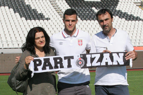 Još jedan nedokazani Partizanov talenat je otišao iz Srbije: Nekad ga je jurila Borusija Dortmund, sad je potpisao za drugoligaša! (FOTO)