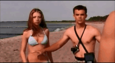 Šorka na nudističkoj plaži: Policija morala da razdvaja gole i obučene! (GIF)