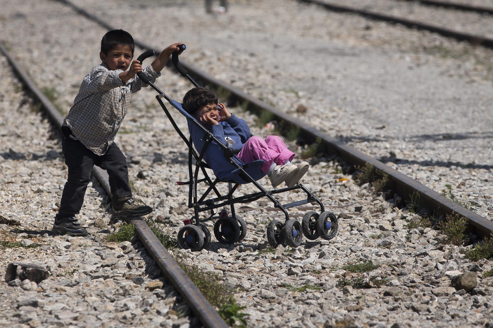 13 fotografija dece migranata od kojih se srce steže! (FOTO) (VIDEO)