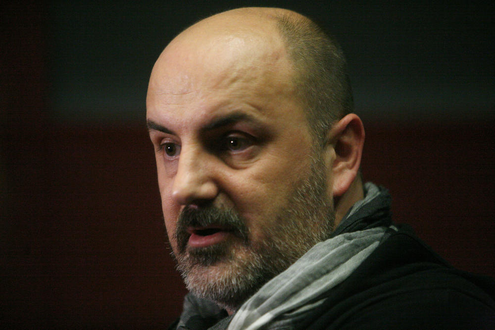 Kokan Mladenović povukao svoju predstavu sa festivala Teatar na raskršću