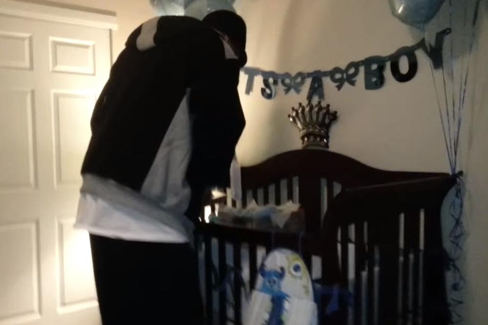 Lepšu priču skoro nećete čuti: Iznenadio ga je trogodišnji sinčić, ali ga je u krevecu čekalo još veće iznenađenje! (VIDEO)