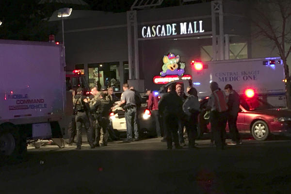 Masakr snimljen na kamerama: Muškarac ubio 4 žene u tržnom centru i pobegao!