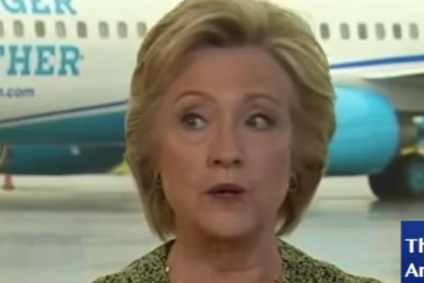 Hilari definitivno ima problem s očima, a ovaj snimak je dokaz (VIDEO)