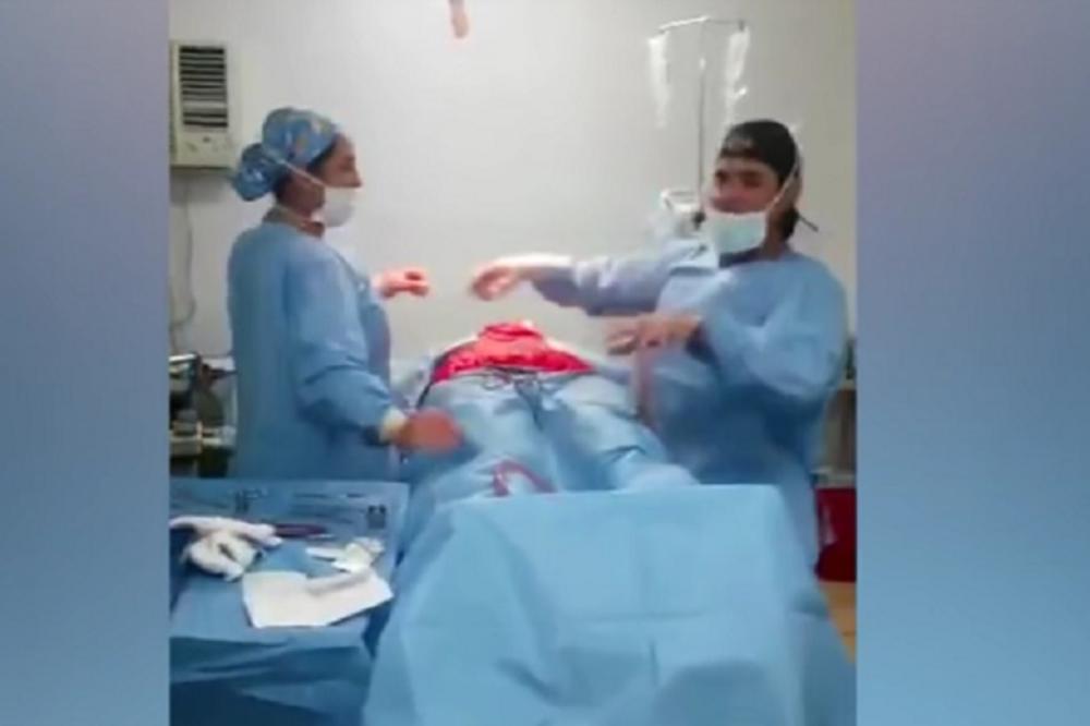 Snimak koji je šokirao planetu: Hirurg je na operaciji đuskao sa tkivom pacijentkinje! (FOTO) (VIDEO)