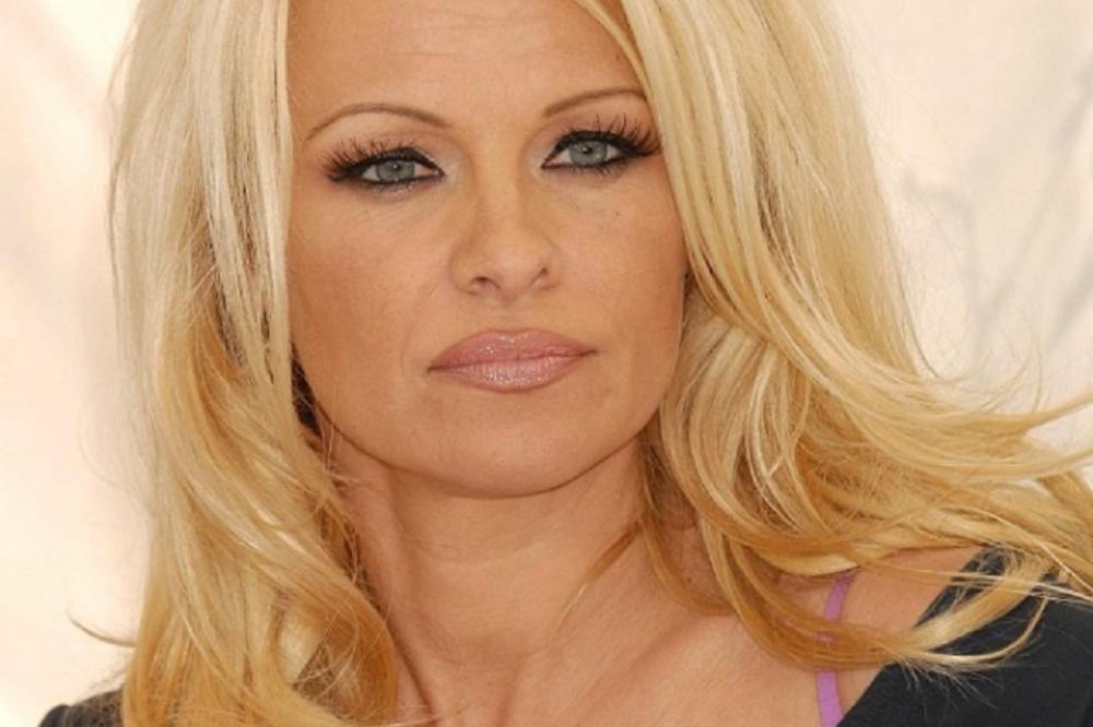 Tražila brdo para da dođe u Srbiju! Pamela Anderson gostuje na sajmu erotike? (FOTO)