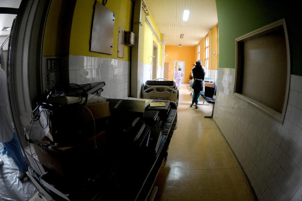 Neverovatne priče iz srpskih bolnica: Pili su rakiju i nudili me, dok sam ležala povređena!