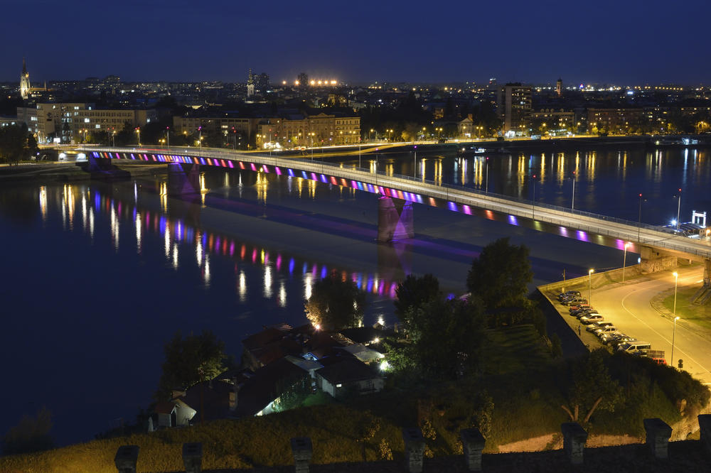 MLADO, LUDO, PIJANO Dvojica Egzitaša skočila s mosta Duga u Dunav i to uz sledeću PORUKU!
