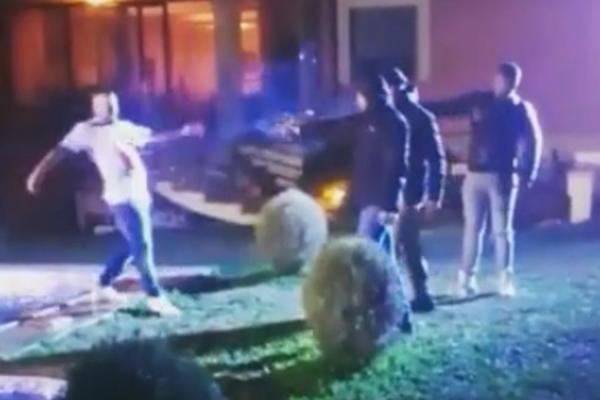 Izrešetan bivši farmer! Tri maskirana momka pucala na repera! (VIDEO)