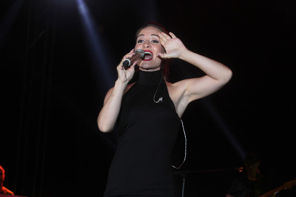 Tomaševićka okupila estradu i oduvala SC, ali onda joj je naša poznata pevačica ukrala šou! (FOTO)