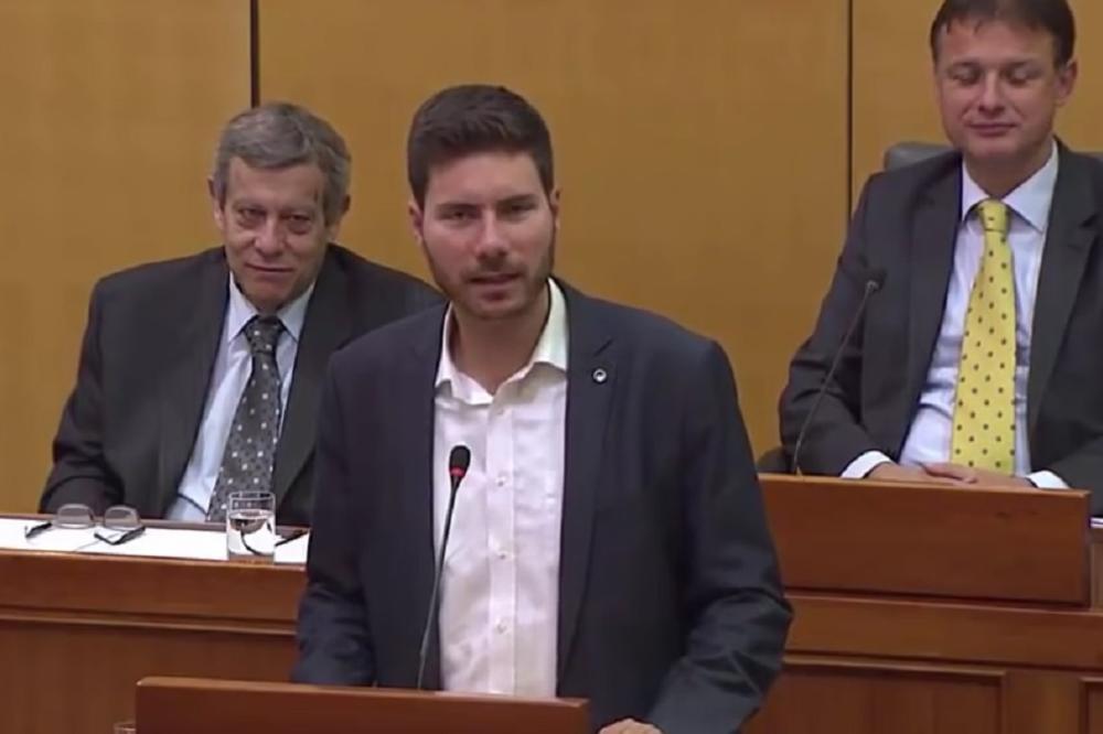 Govor hrvatskog poslanika pogledao 1,5 MILION ljudi! Zašto je ovaj mladić OPČINIO komšije? (FOTO) (VIDEO)