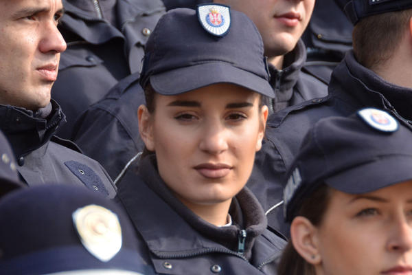 Ovi ljudi su dokaz da se Srbija menja! Stefanović poručio za koga neće biti mesta u policiji! (FOTO)