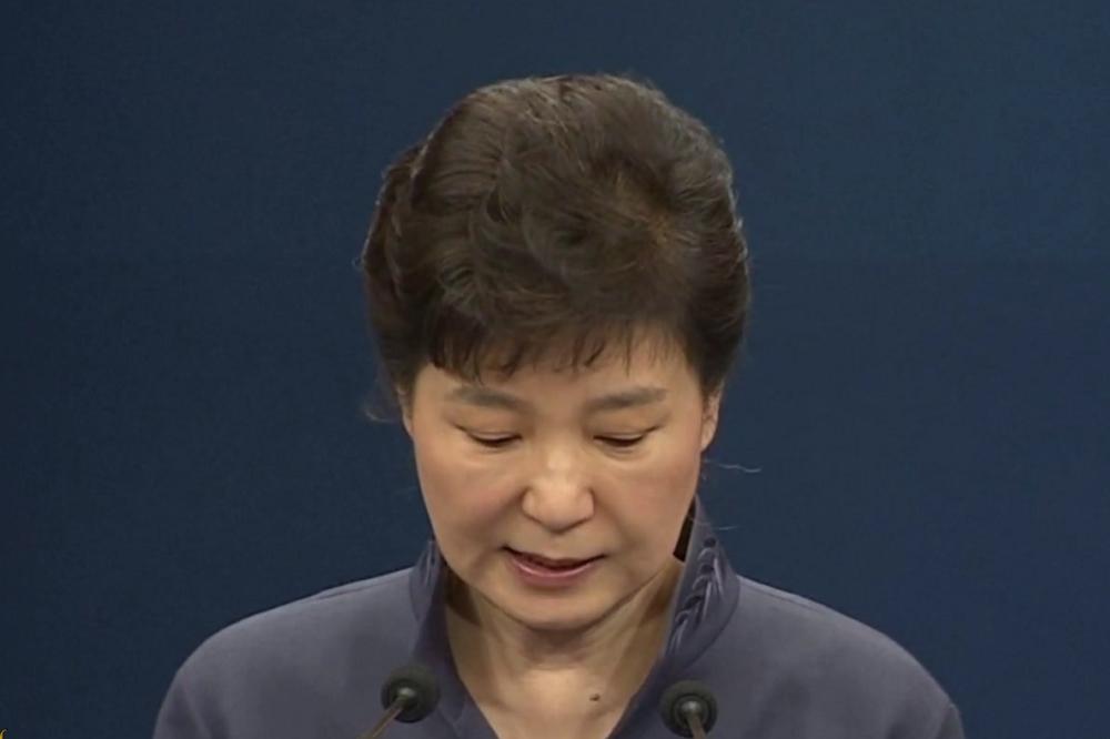 PLAČ UŽIVO: Predsednica Južne Koreje se UZ SUZE izvinjavala naciji! (VIDEO)