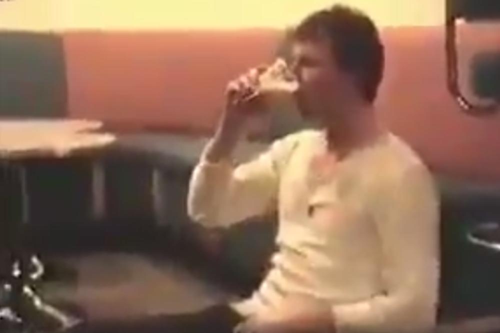 OVAJ ČOVEK JE GENIJE: Pronašao način da popije dva piva, a da plati SAMO JEDNO! (VIDEO)