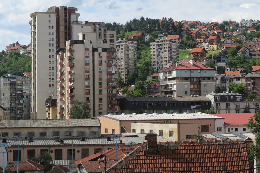 NEZAPAMĆENA PANIKA U SRBIJI: Dok ne prođe opasnost, nikako ne izlazite na ulicu i ne otvarajte prozor! (FOTO) (VIDEO)