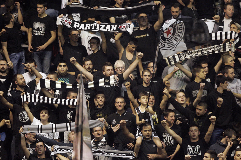 Ovo nije vetar u leđa, ovo je CUNAMI! Jedan igrač Partizana će imati BAŠ VRELU podršku na derbiju! (VIDEO)