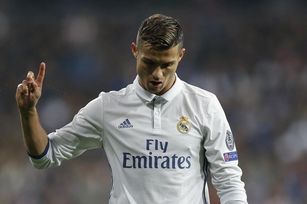 PORTUGALCI UZBURKALI FUDBALSKU JAVNOST: Ronaldo napušta Real zbog ponude od 180 miliona evra? (FOTO) (VIDEO)