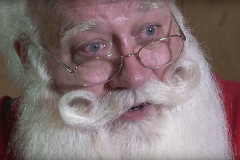 Dok mu je na rukama UMIRAO petogodišnjak, ovaj Deda Mraz rekao je nešto što će vas ZADIVITI! (FOTO) (VIDEO)