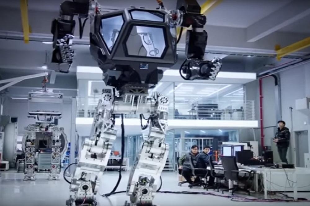 Transformersi stižu: Napravljen robot od tonu i po, hoda kao čovek i radi šta želite! (FOTO) (VIDEO)