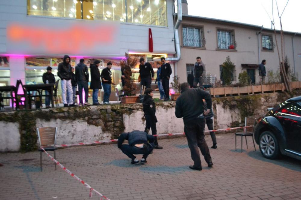 HAVARIJA U ISTANBULU! 2 muškarca izrešetala pun restoran ljudi, ima povređenih! (FOTO)