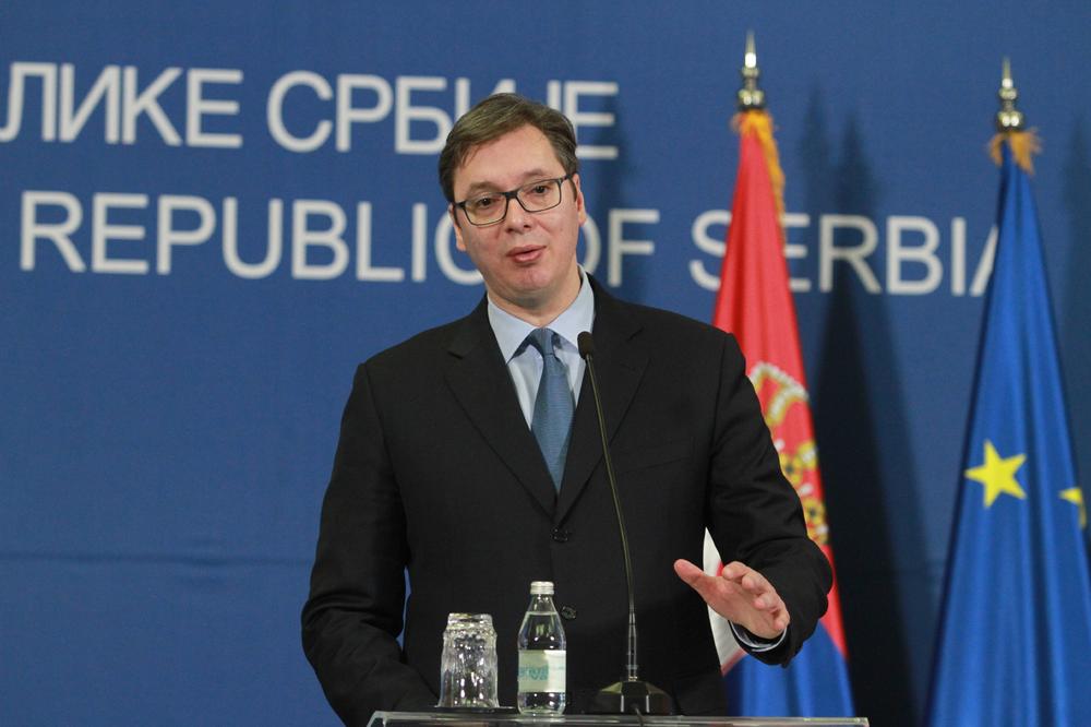 Vučić: Vojska se mora modernizovati, resursi ističu!