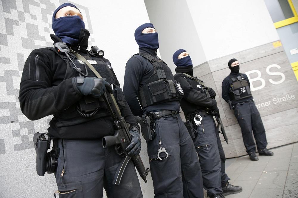 VELIKA ANTITERORISTIČKA RACIJA! Policija u Berlinu pretresa sumnjive lokacije zbog krvoprolića na Božić