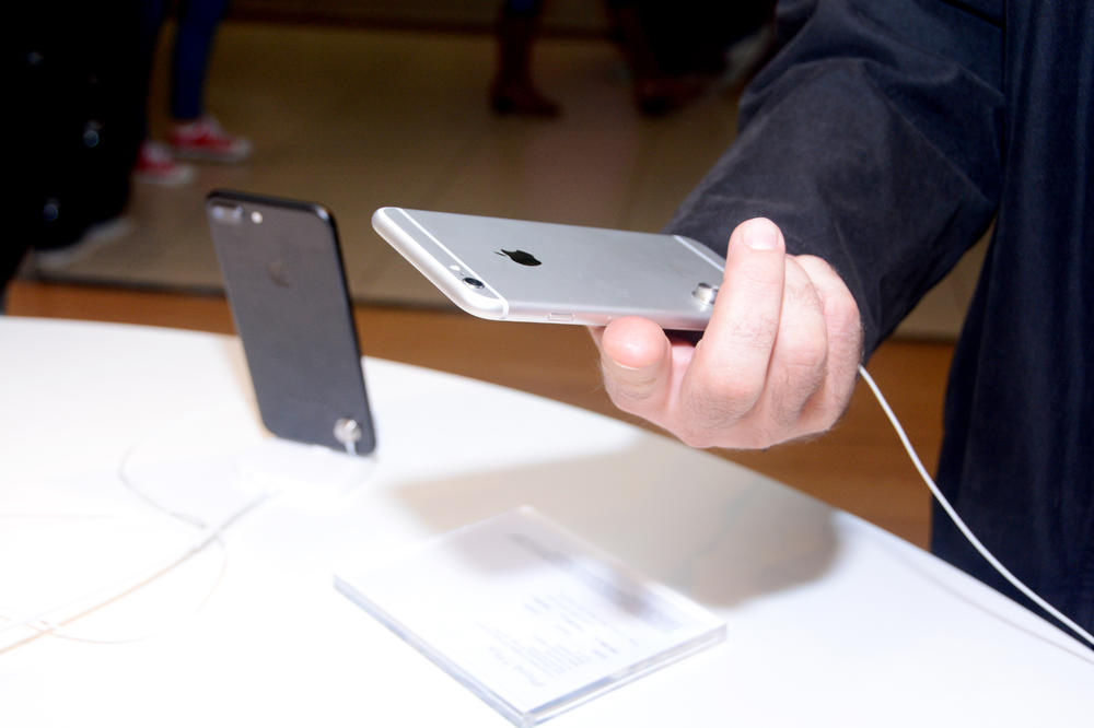 ŠEST MITOVA O TELEFONIMA: Kako da maksimalno iskoristite bateriju telefona? (FOTO) (GIF)