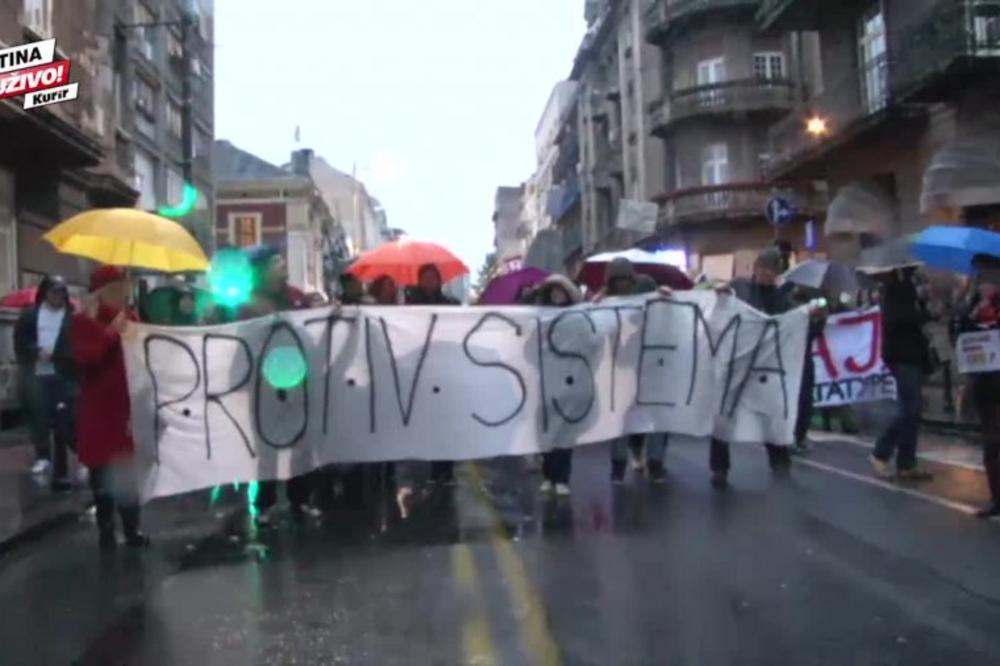 INCIDENT NA PROTESTNOJ ŠETNJI: Pogledajte kako su demonstrante gađali glavicama kupusa! (VIDEO)