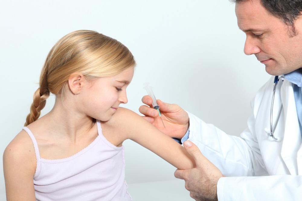 Ako ne vakcinišemo decu do jeseni, ČEKAJU NAS JAKO VELIKI PROBLEMI! Stručnjaci izdali ozbiljno upozorenje!