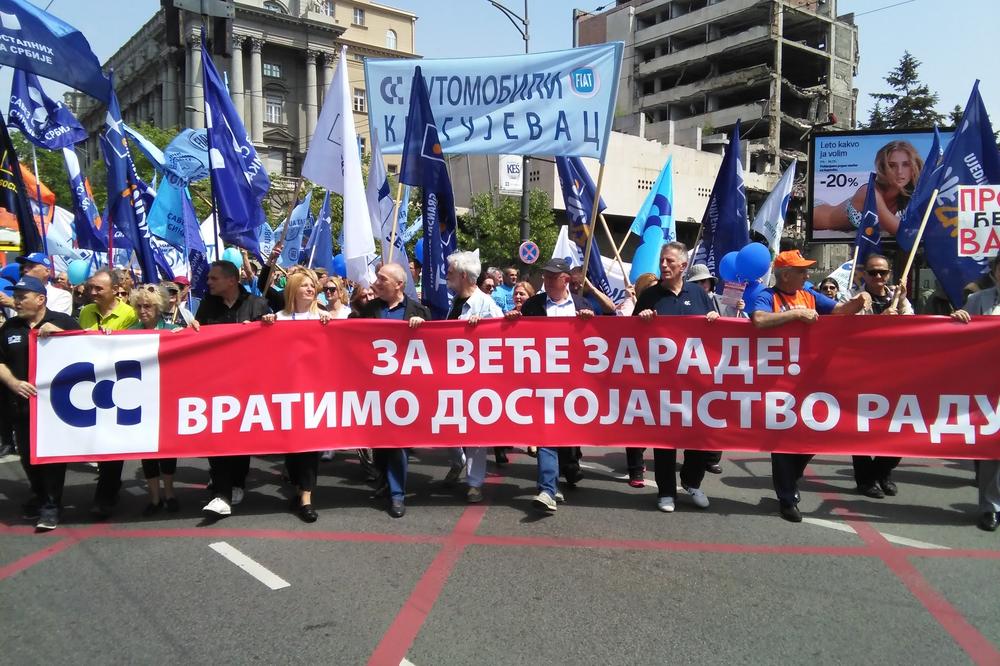 PROTEST, 29. DAN: Održana prvomajska protestna šetnja u Beogradu, ispred Vlade Srbije pročitani zahtevi! (VIDEO)
