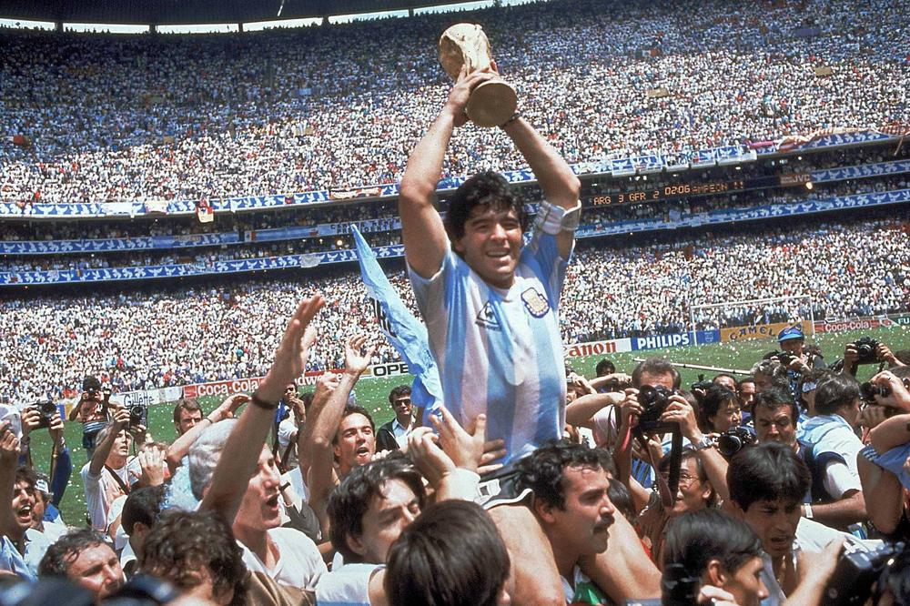 BOŽJA RUKA - 2. DEO: Maradona nije samo dao gol rukom, nego ga je i odbranio na Mundijalu 1990. (FOTO) (VIDEO)