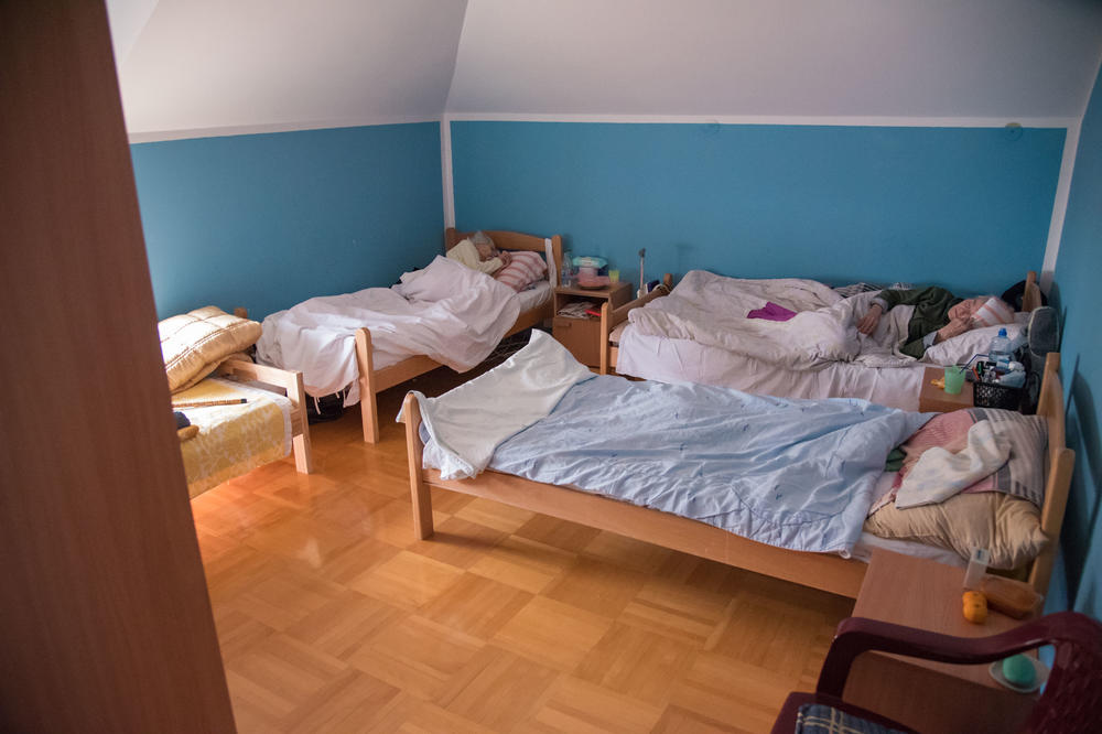 U ustanovama socijalne zaštite i domovima za stare u Srbiji manje zaraženih