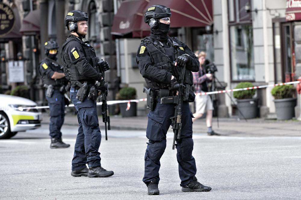 POLICIJA PUCALA U GLAVU NAPADAČU: Drama na ulicama Kopenhagena zbog naoružanog muškarca! (VIDEO)