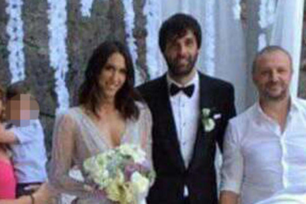 ŠLIC DO KUKA: Procurila slika mladenaca! Pogledajte kako Jelisaveta izgleda u venčanici!