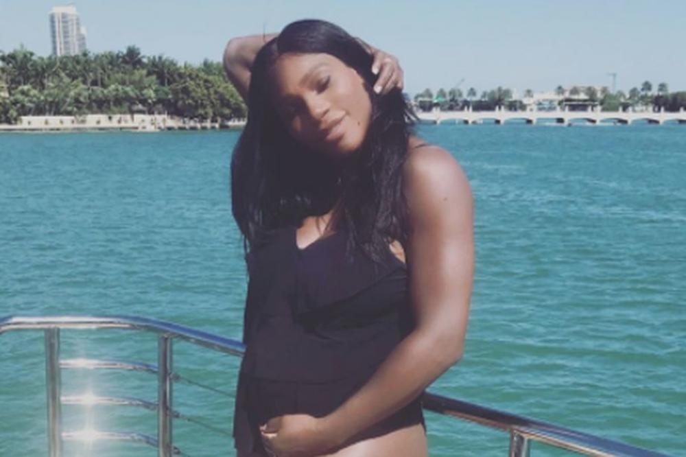 Serena se fotkala potpuno gola sa trudničkim stomakom! (FOTO 18+)