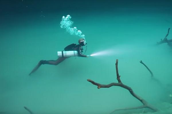 NADREALNA PRIRODA: Ronioci otkrili podvodnu reku koja ide kroz okean! (VIDEO)
