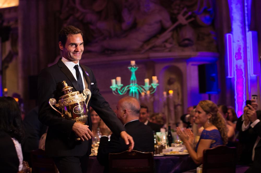 OTKINUO SE OD ŽIVOTA: Federer pio do jutra, pa došao na konferenciju i rekao da nema pojma gde se nalazi!