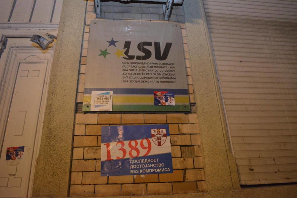 FRKA U NOVOM SADU! Ovi plakati SNP 1389 osvanuli su na ulazu Lige socijaldemokrata Vojvodine! REAGOVALA I POLICIJA!