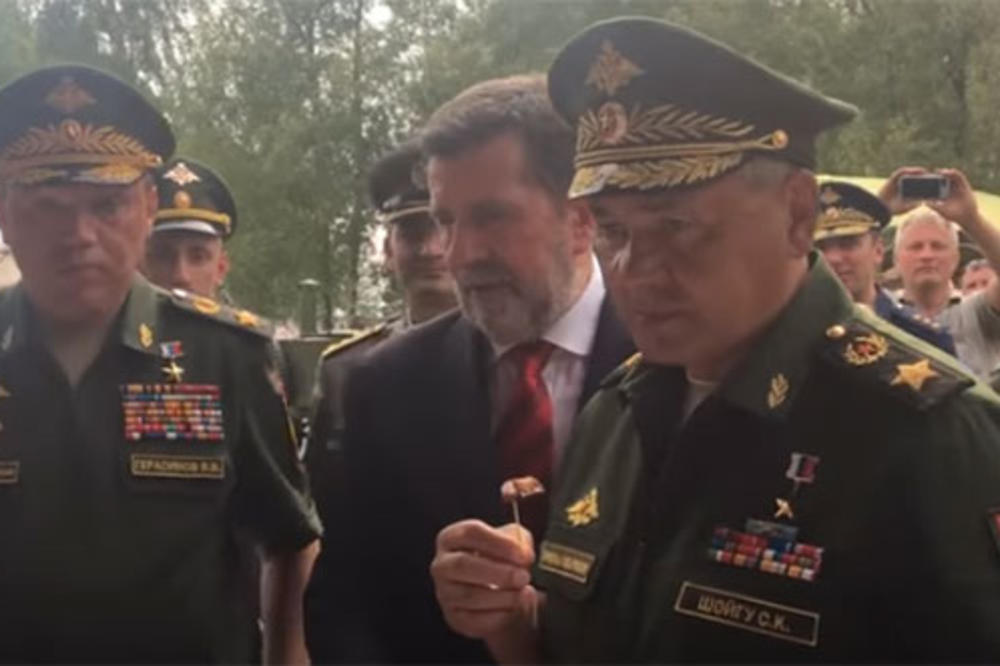 Ruski ministar odbrane jeo SRPSKE ĆEVAPE, ALI JE ODBIO ŠLJIVOVICU! (VIDEO)