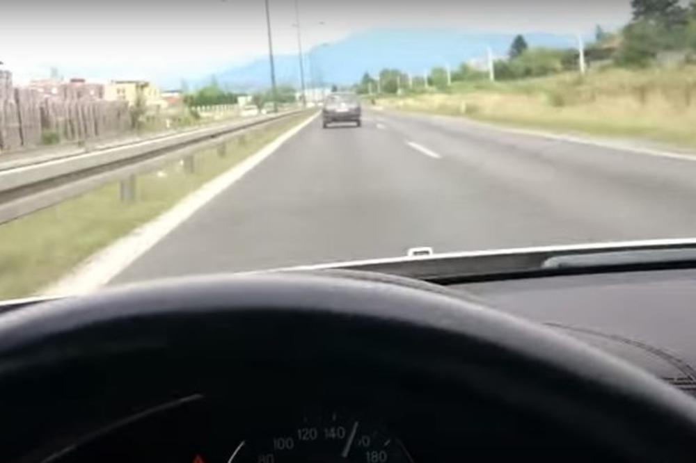 STRAH ME JE, POGINUĆEMO, MOLIM TE: Vozio 200 na sat po gradu u MERCEDESU, žena sve vreme ZAPOMAGALA! (VIDEO)