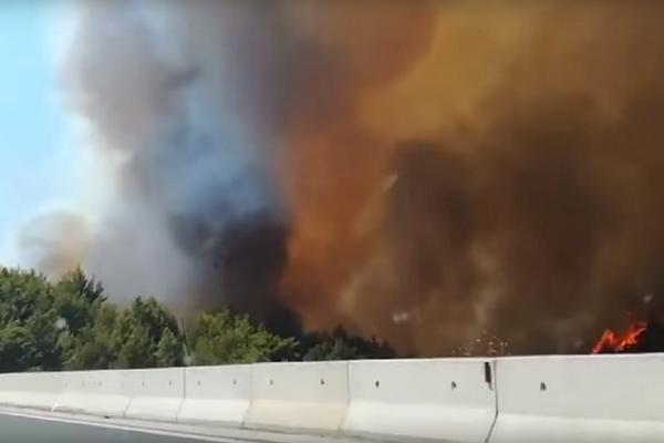 DALMACIJA U PLAMENU: Aktivna dva velika požara, na teren izašla i vojska! (VIDEO)
